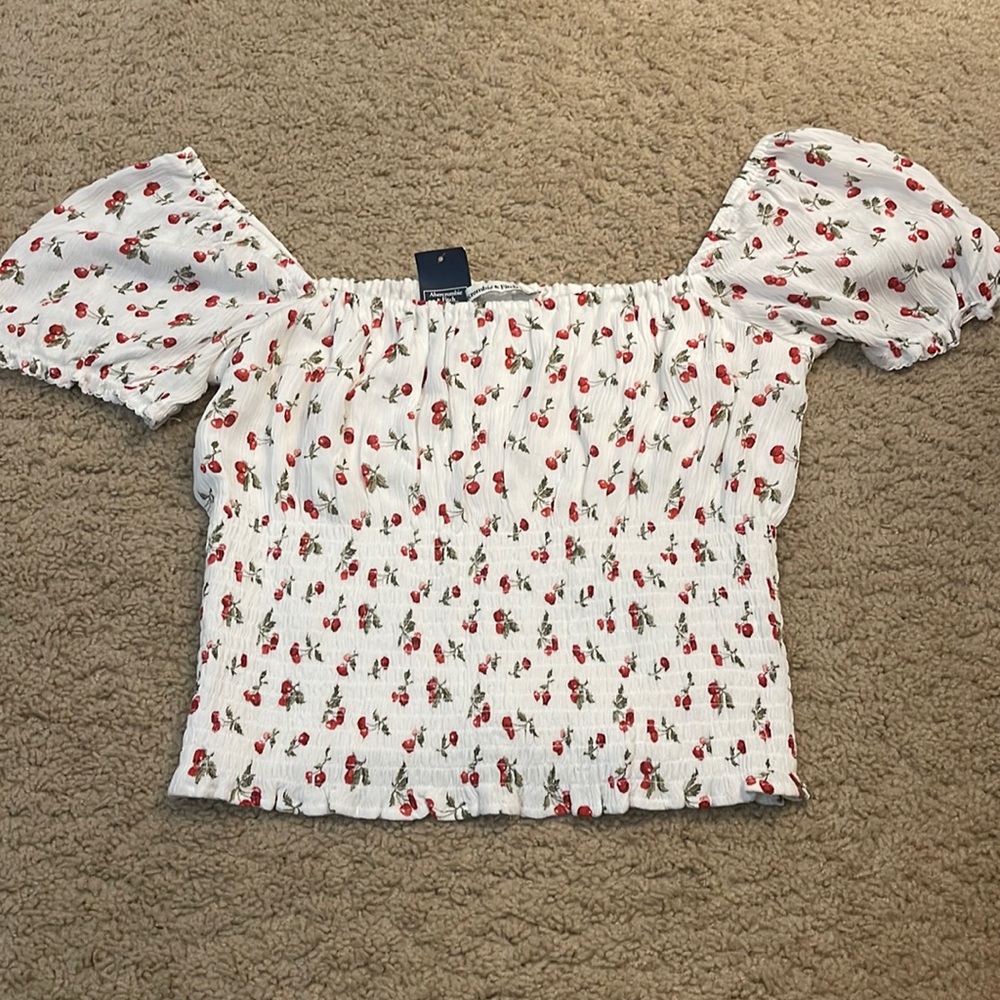 Abercrombie cherry crop top